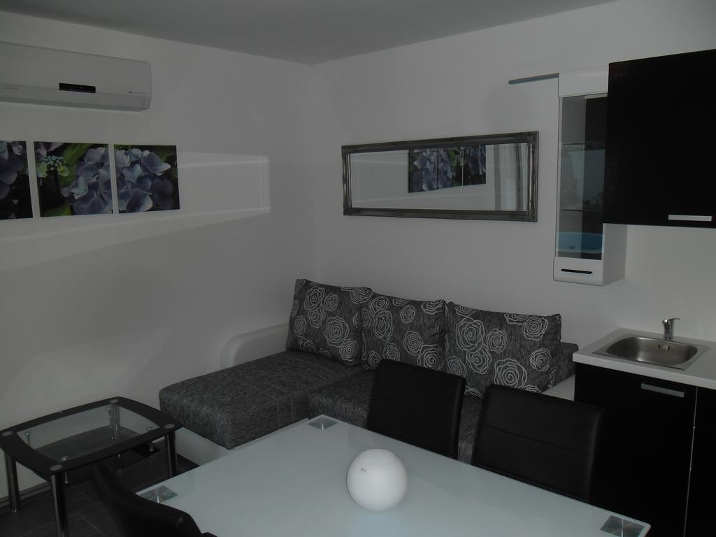 Rooms & Apartments Marinero เบทินา ห้อง รูปภาพ