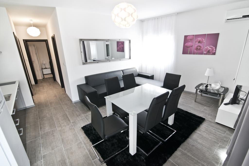 Rooms & Apartments Marinero เบทินา ภายนอก รูปภาพ