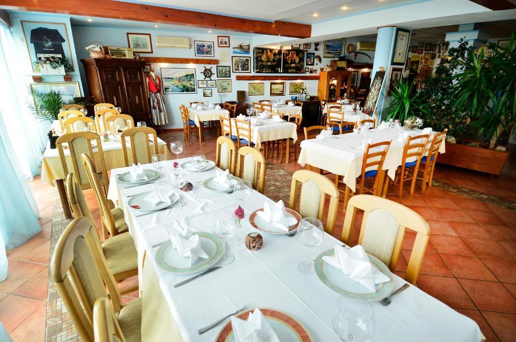 Rooms & Apartments Marinero เบทินา ภายนอก รูปภาพ