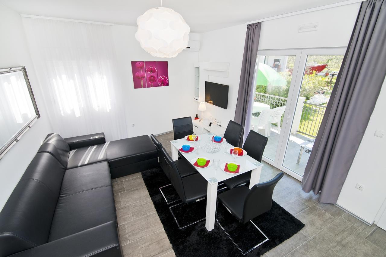 Rooms & Apartments Marinero เบทินา ภายนอก รูปภาพ